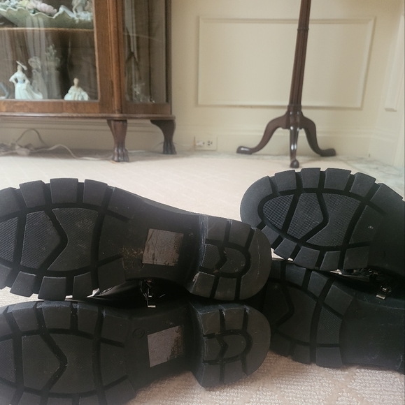 2 pair of girls combat boots - Picture 2 of 4